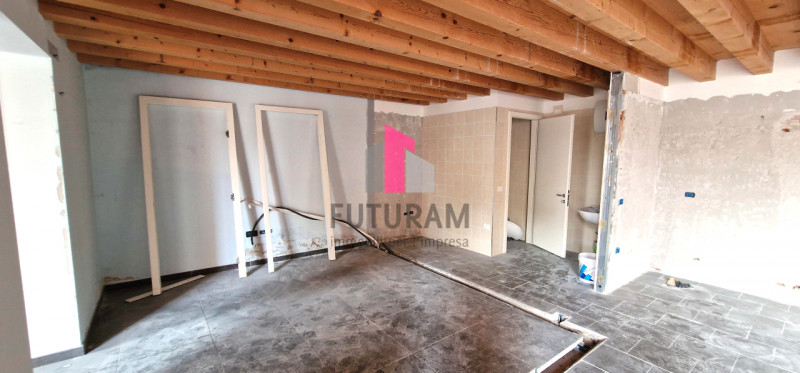 Immagine 6 di Negozio in vendita  in Piazza dei signori a Padova