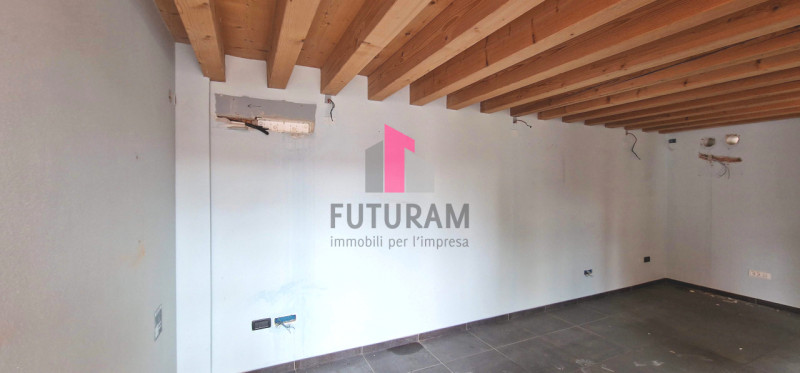 Immagine 8 di Negozio in vendita  in Piazza dei signori a Padova