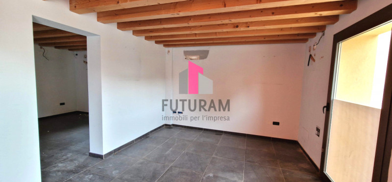 Immagine 9 di Negozio in vendita  in Piazza dei signori a Padova