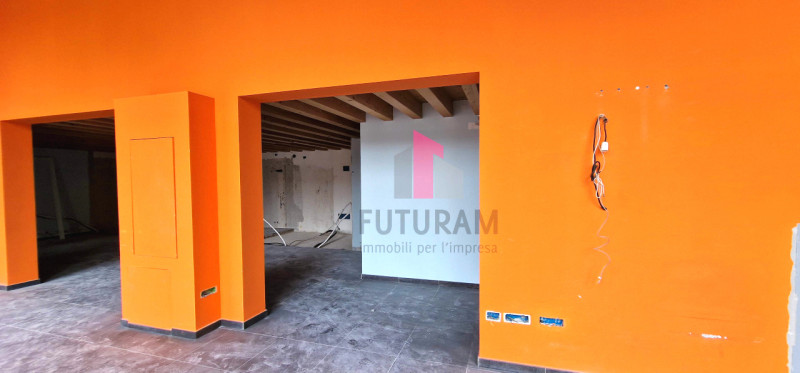 Immagine 10 di Negozio in vendita  in Piazza dei signori a Padova