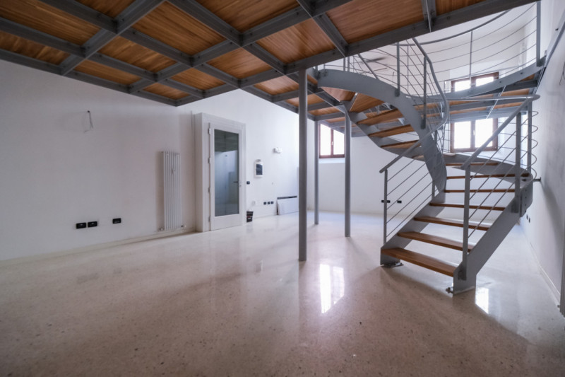 Immagine 2 di Ufficio in vendita  in contrà carpagnon a Vicenza