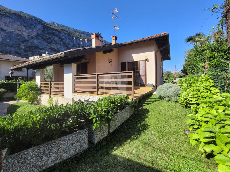 Immagine 12 di Casa indipendente in vendita  in Via Riccardo Zandonai a Dro