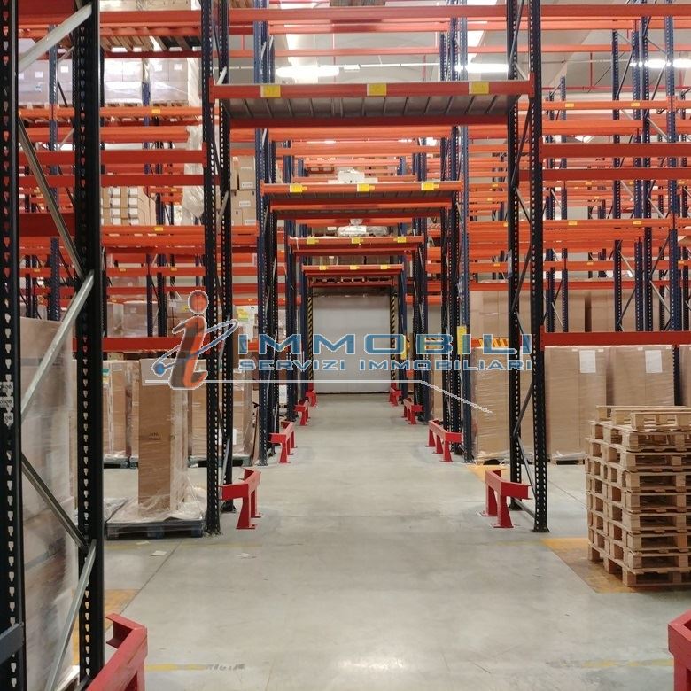 Immagine 11 di Magazzino in affitto  in VIA GRANDI A. a Settala