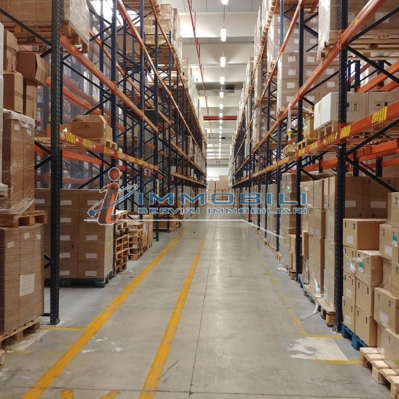 Immagine 13 di Magazzino in affitto  in VIA GRANDI A. a Settala