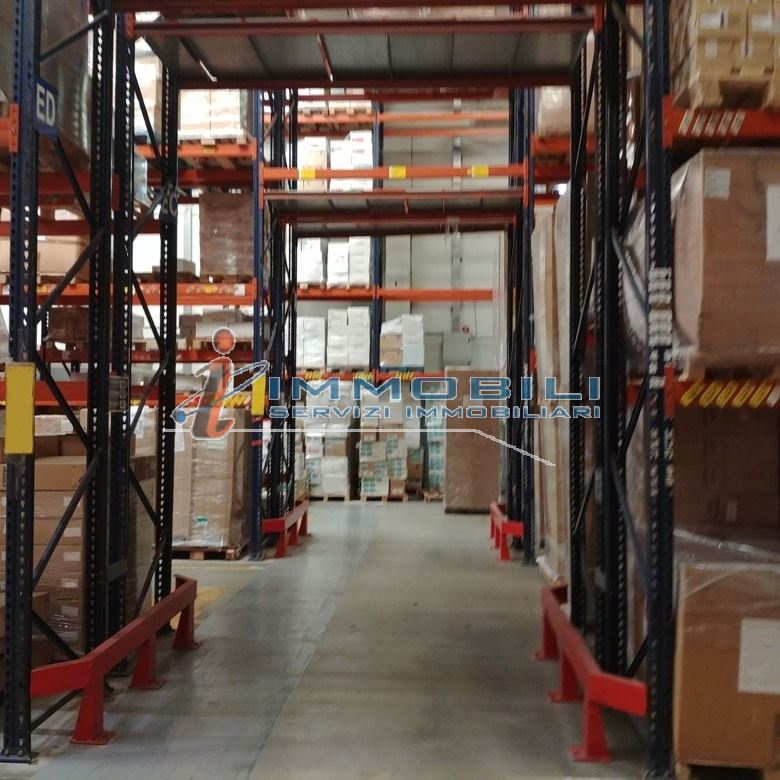 Immagine 16 di Magazzino in affitto  in VIA GRANDI A. a Settala