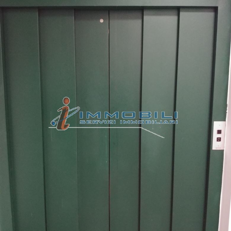 Immagine 3 di Ufficio in vendita  in VIA DEL LAVORO a Concorezzo