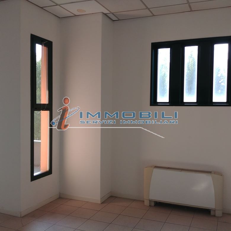 Immagine 8 di Ufficio in vendita  in VIA DEL LAVORO a Concorezzo