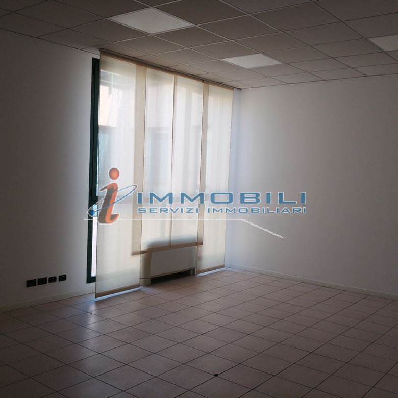 Immagine 18 di Ufficio in vendita  in VIA DEL LAVORO a Concorezzo