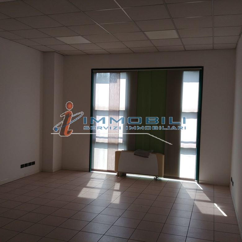 Immagine 20 di Ufficio in vendita  in VIA DEL LAVORO a Concorezzo