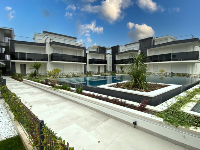 Immagine 11 di Appartamento in vendita  in Via G. Falcone n.14 a Peschiera Del Garda