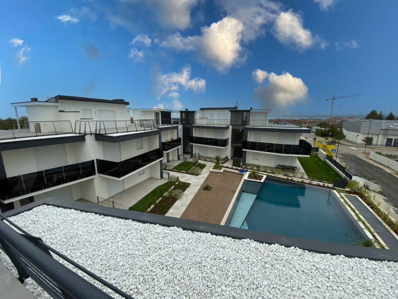 Immagine 12 di Appartamento in vendita  in Via G. Falcone n.14 a Peschiera Del Garda