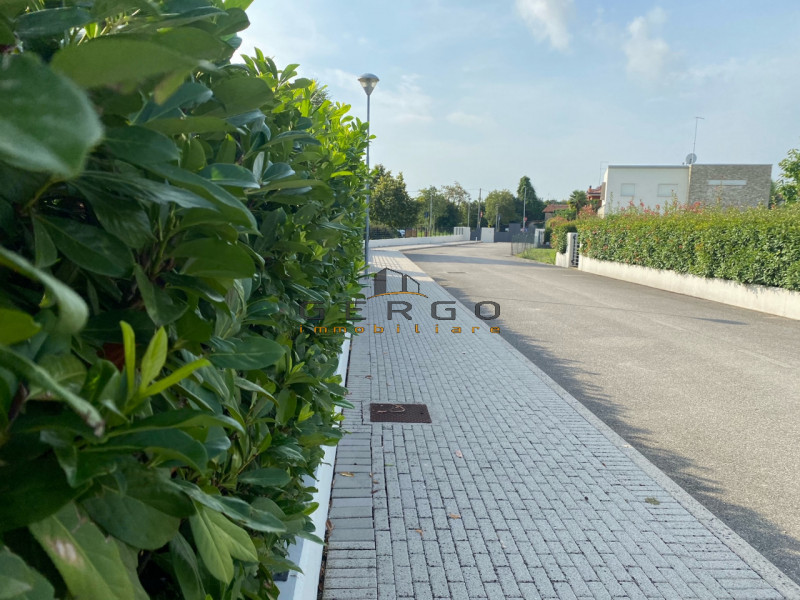 Immagine 5 di Terreno in vendita  in Via Bovon a Breda Di Piave
