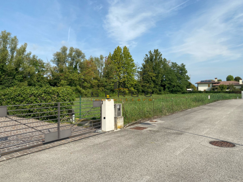 Immagine 8 di Terreno in vendita  in Via Bovon a Breda Di Piave