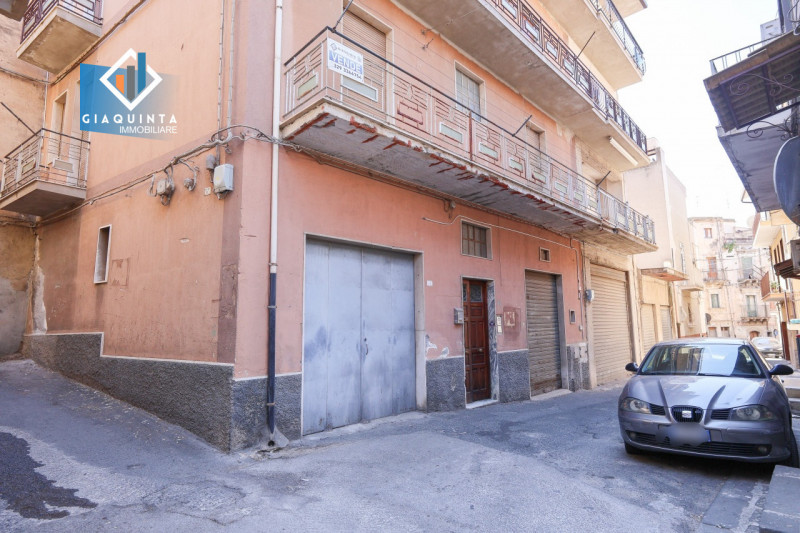 Immagine 2 di Appartamento in vendita  in VIA SOLDATO PANEBIANCO N.10/12 a Palagonia