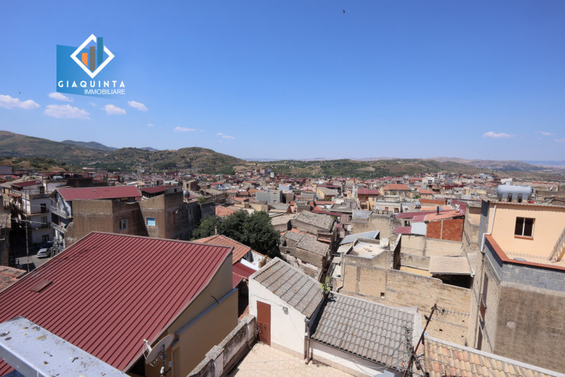 Immagine 22 di Appartamento in vendita  in VIA SOLDATO PANEBIANCO N.10/12 a Palagonia