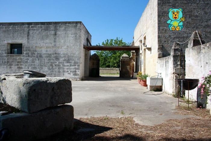 Immagine 1 di Villa in vendita  in strada provinciale lecce torre dell'orso a Melendugno