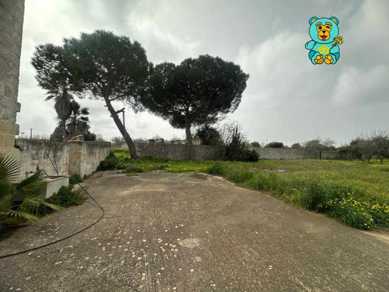 Immagine 36 di Villa in vendita  in strada provinciale lecce torre dell'orso a Melendugno