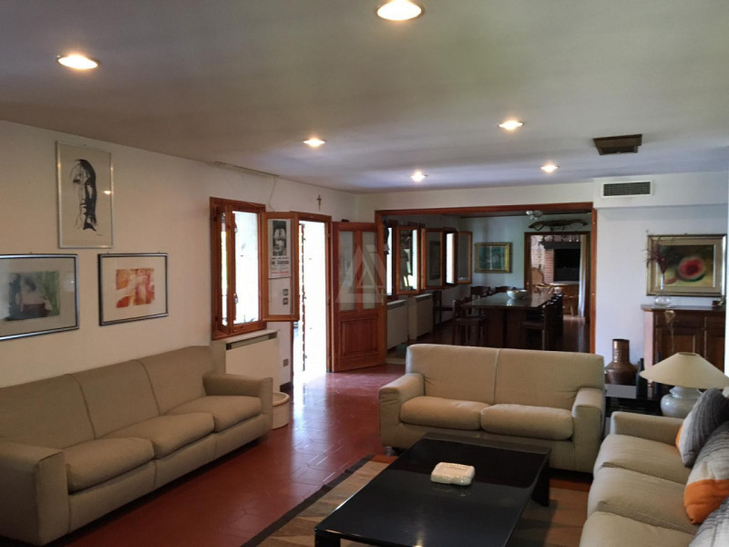 Immagine 3 di Villa in vendita  a Asolo