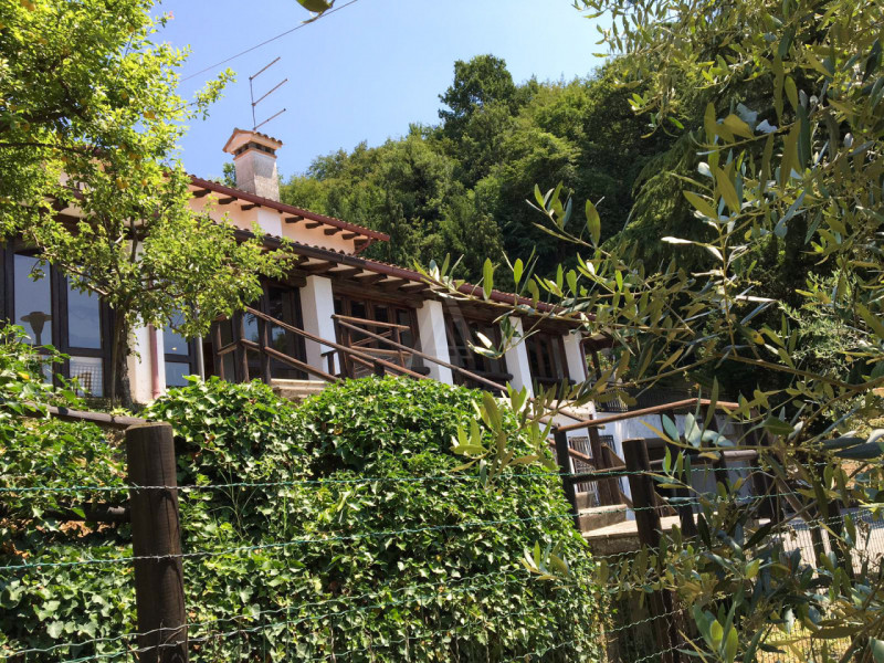 Immagine 7 di Villa in vendita  a Asolo