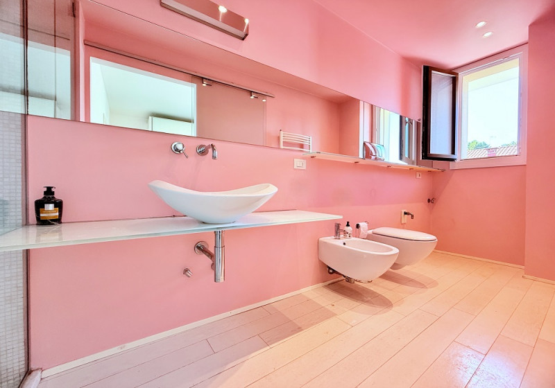 Immagine 13 di Appartamento in vendita  in viale Carbonia a Riccione