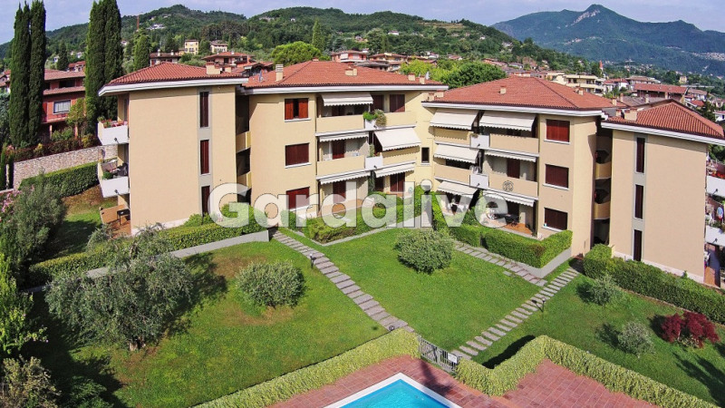 Immagine 2 di Appartamento in vendita  in Via Federico Odorici a Salò