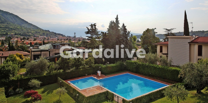 Immagine 3 di Appartamento in vendita  in Via Federico Odorici a Salò