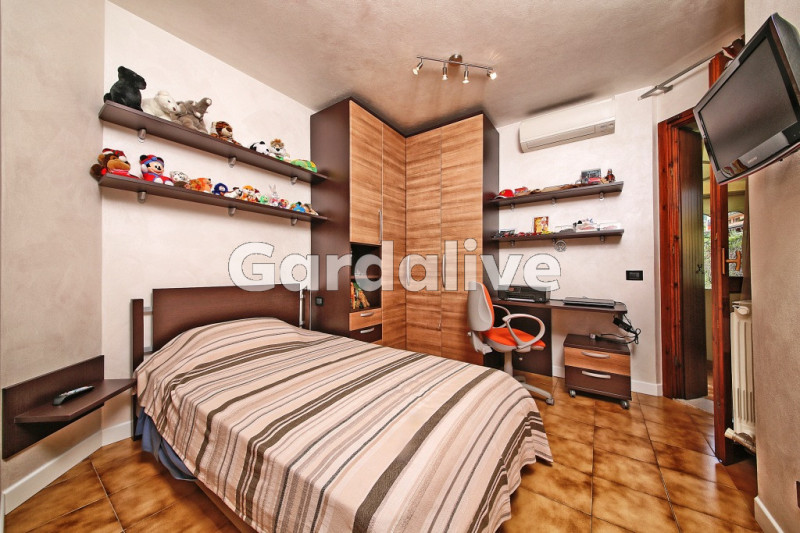 Immagine 8 di Appartamento in vendita  in Via Federico Odorici a Salò