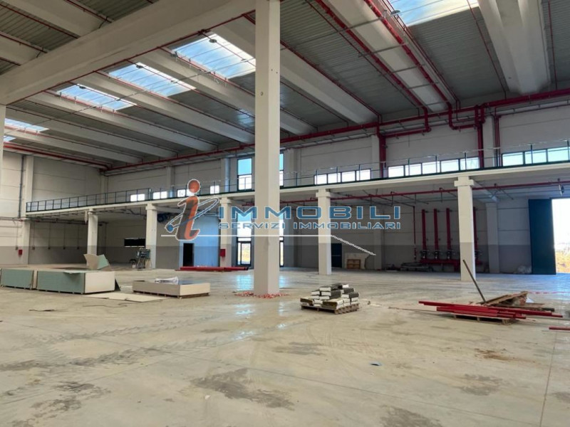 Immagine 9 di Laboratorio in affitto  in VIA ARTIGIANATO a Broni