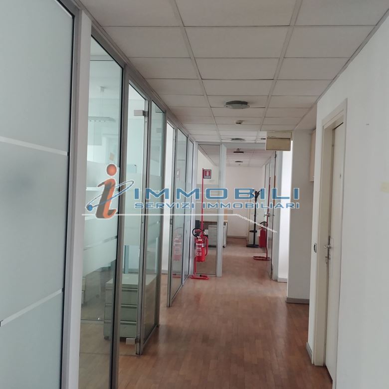 Immagine 8 di Attività commerciale in affitto  in VIA CANTORE GEN. a Sesto San Giovanni