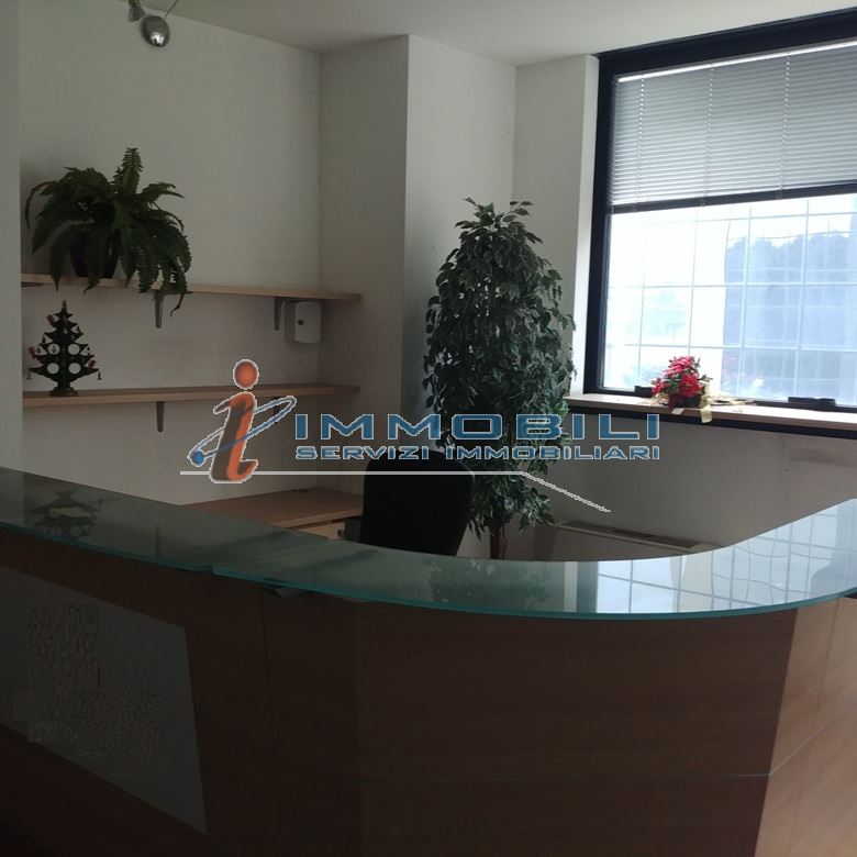 Immagine 11 di Attività commerciale in affitto  in VIA CANTORE GEN. a Sesto San Giovanni