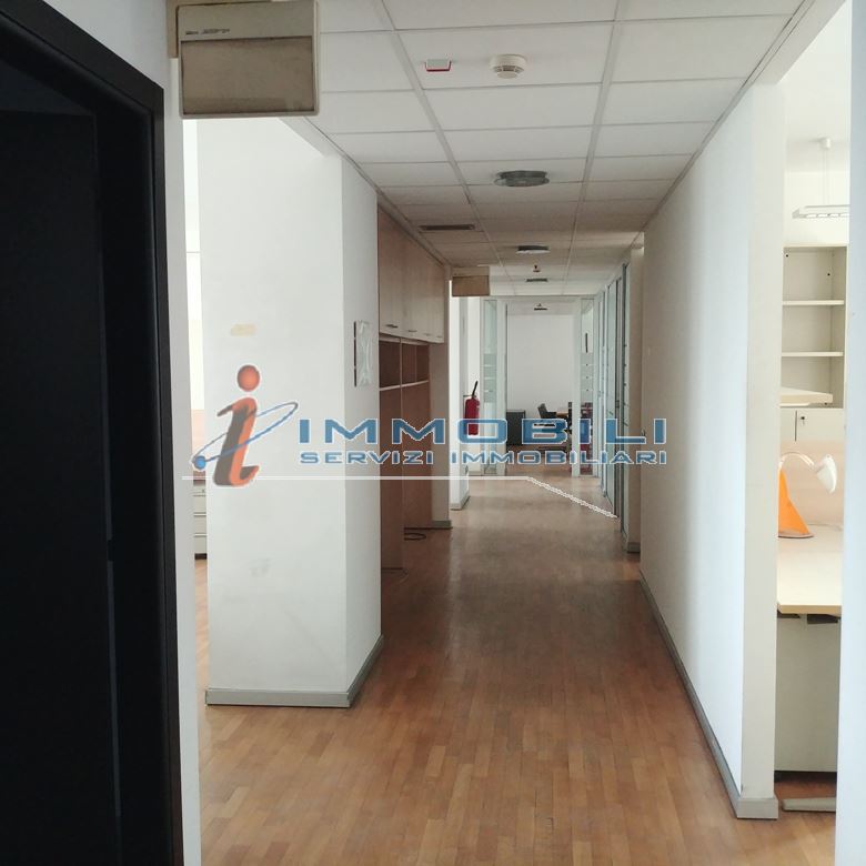 Immagine 12 di Attività commerciale in affitto  in VIA CANTORE GEN. a Sesto San Giovanni