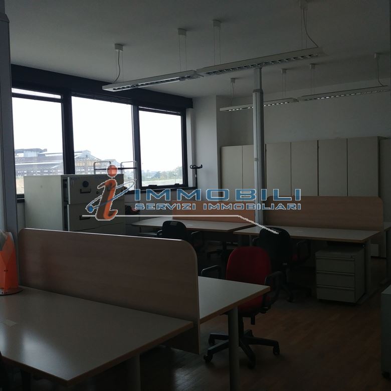 Immagine 14 di Attività commerciale in affitto  in VIA CANTORE GEN. a Sesto San Giovanni