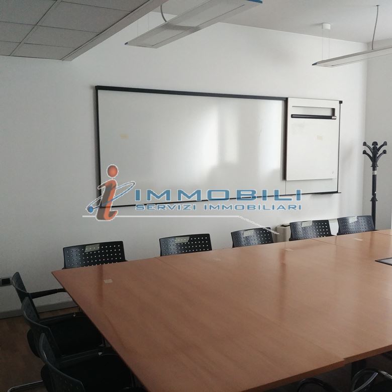 Immagine 20 di Attività commerciale in affitto  in VIA CANTORE GEN. a Sesto San Giovanni