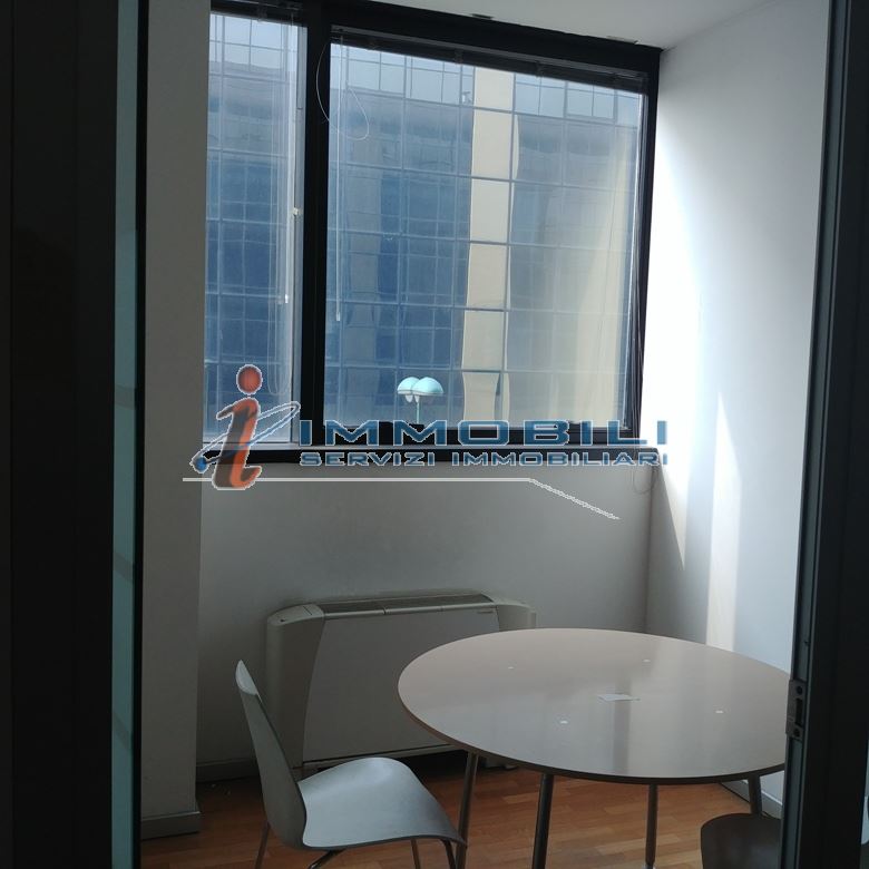 Immagine 24 di Attività commerciale in affitto  in VIA CANTORE GEN. a Sesto San Giovanni