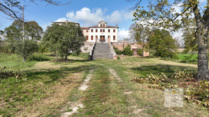 Immagine 3 di Villa in vendita  in via Cà Barbaro a Baone