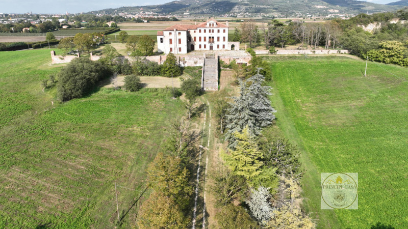 Immagine 4 di Villa in vendita  in via Cà Barbaro a Baone