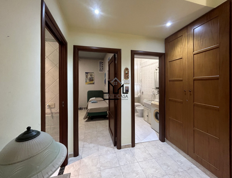 Immagine 28 di Appartamento in vendita  a Palermo