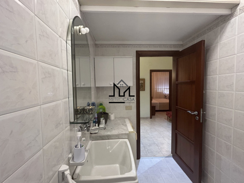 Immagine 32 di Appartamento in vendita  a Palermo