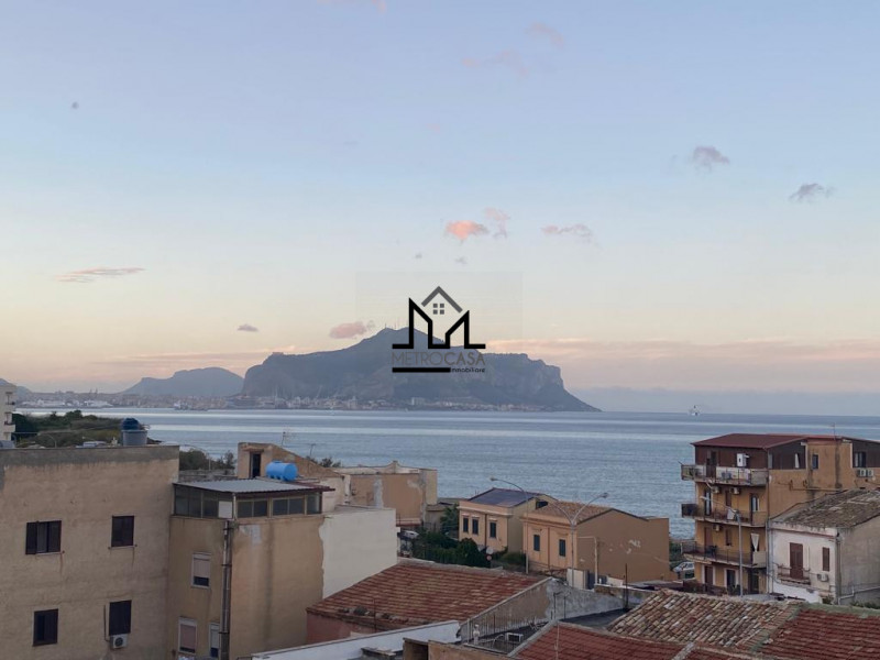 Immagine 33 di Appartamento in vendita  a Palermo