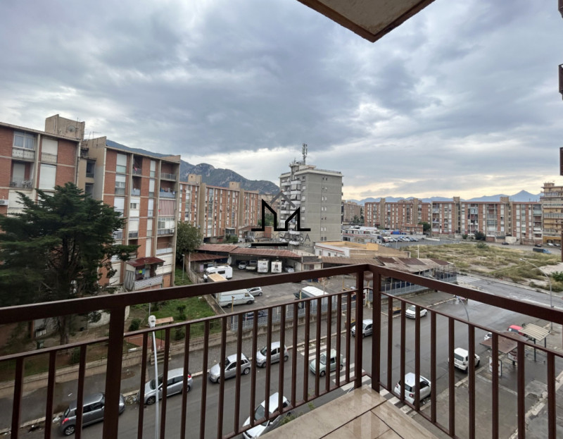 Immagine 35 di Appartamento in vendita  a Palermo