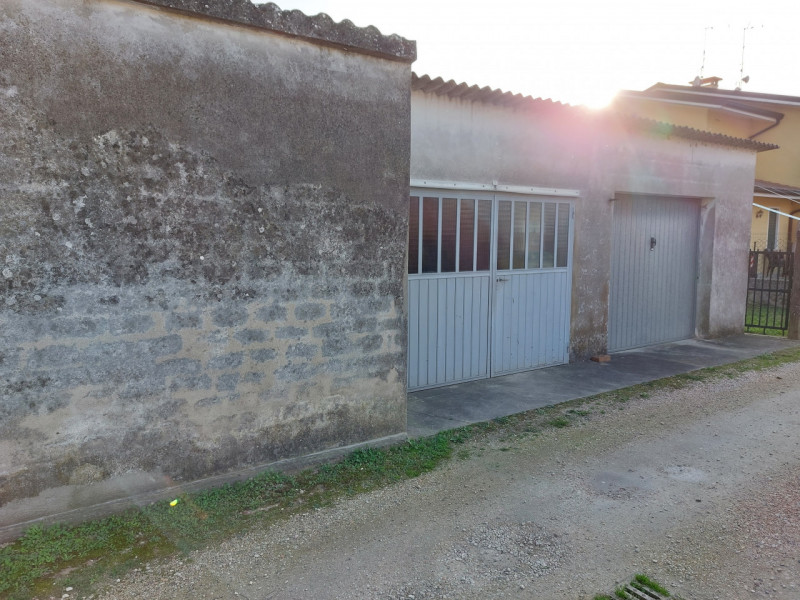 Immagine 6 di Terreno in vendita  a Badia Polesine