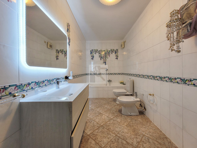 Immagine 5 di Appartamento in vendita  in Via ai Bolleri a Trento