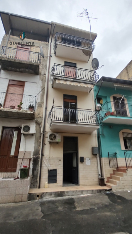 Immagine 2 di Casa indipendente in vendita  in VIA SALVATORE NOLFO N. 12 a Palagonia