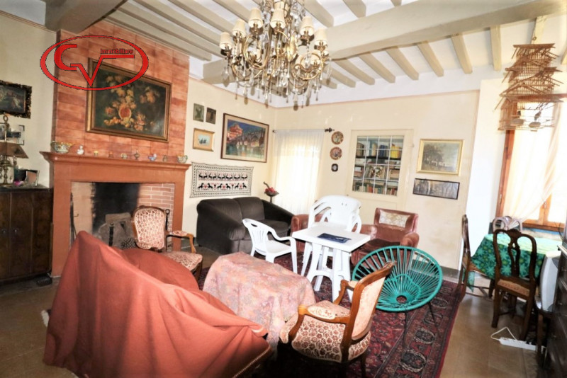 Immagine 10 di Casa indipendente in vendita  in moncioni a Montevarchi