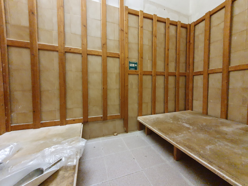 Immagine 11 di Negozio in vendita  in VIA FABBRONI a Firenze