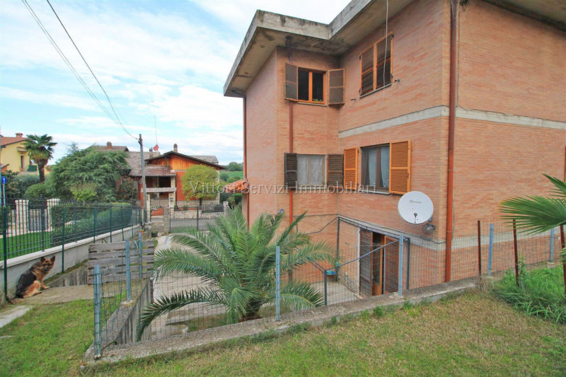 Immagine 26 di Appartamento in vendita  in Via Monte Bianco a Torrita Di Siena