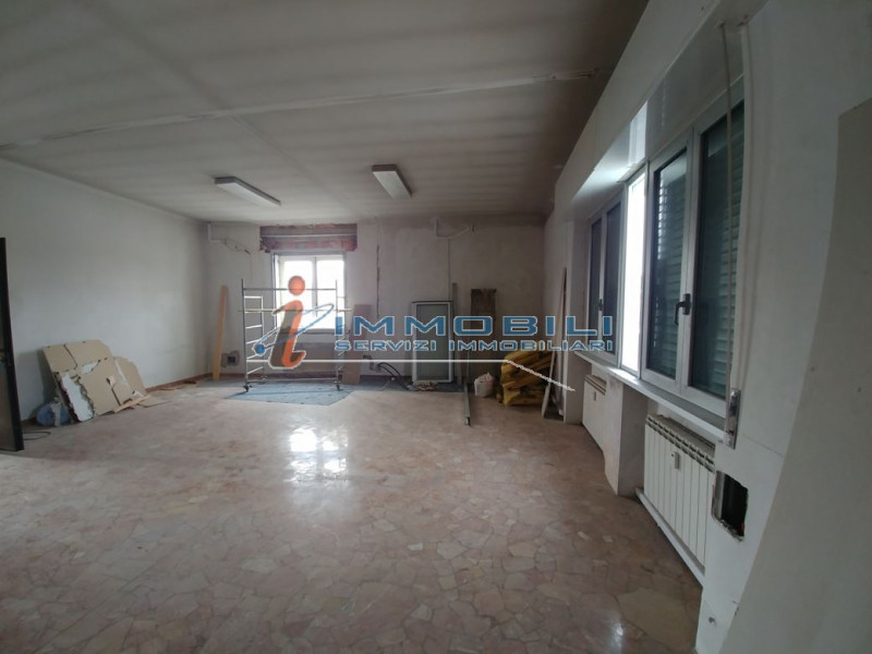 Immagine 8 di Ufficio in affitto  in VIA GALLARATE a Milano