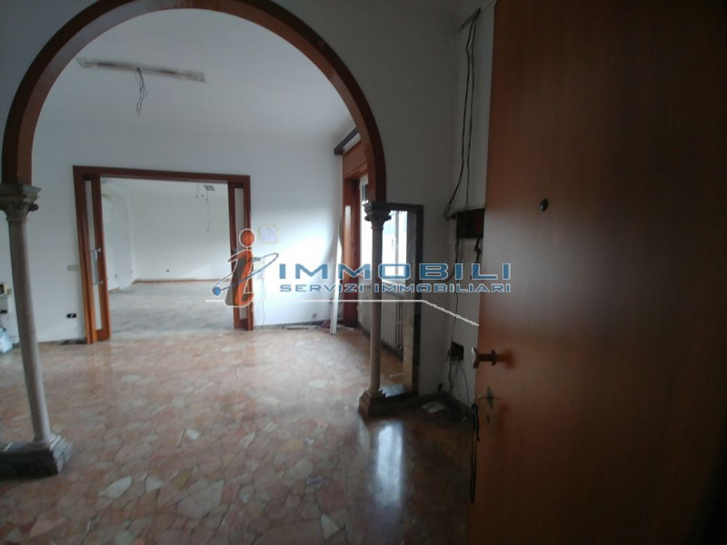 Immagine 12 di Ufficio in affitto  in VIA GALLARATE a Milano