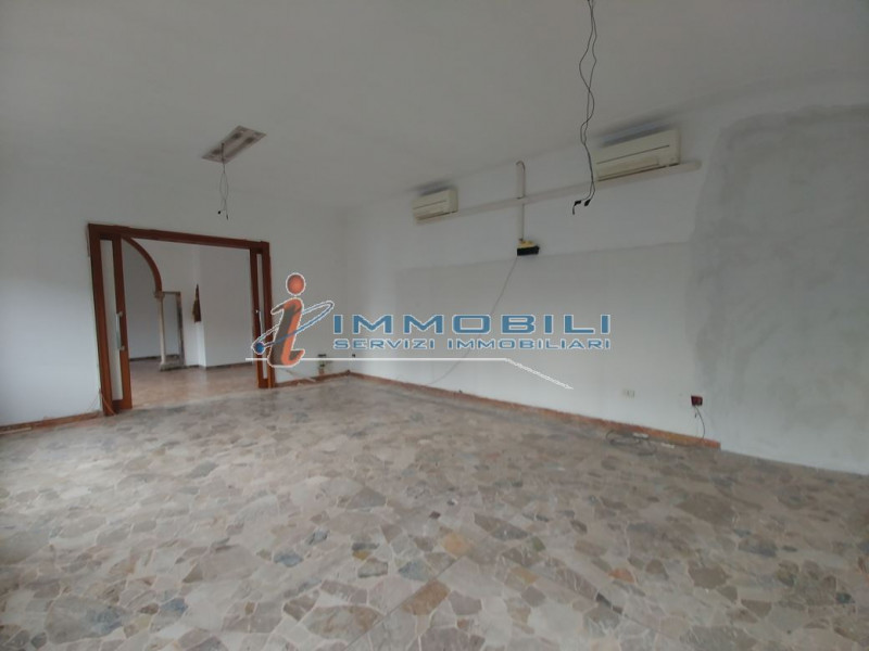 Immagine 16 di Ufficio in affitto  in VIA GALLARATE a Milano