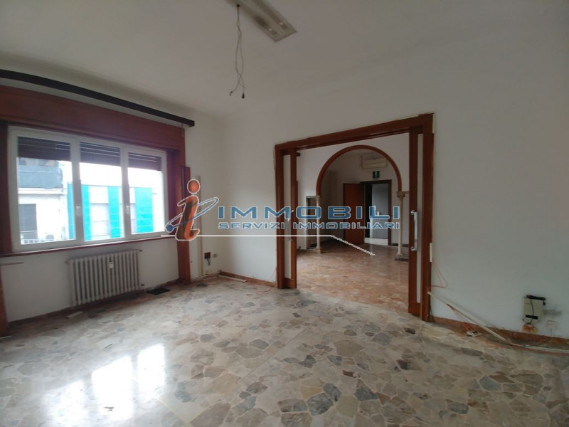 Immagine 17 di Ufficio in affitto  in VIA GALLARATE a Milano